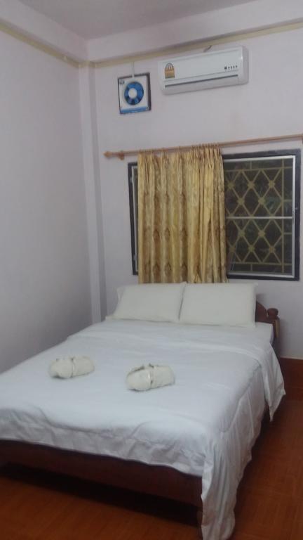 Phonephithak Guesthouse Muang Pakbèng Esterno foto